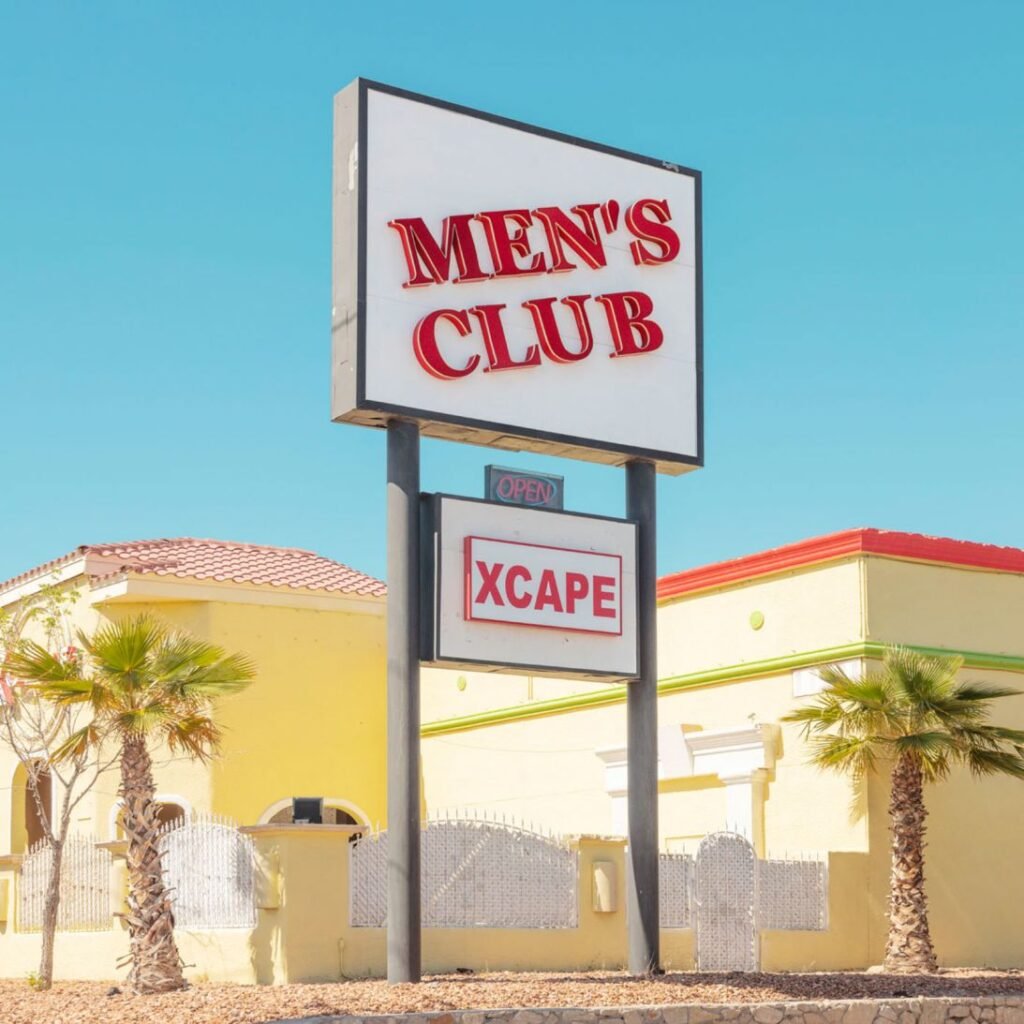 A French photographer offers an unexpected view of the United States through its many strip clubs | ACTPnews