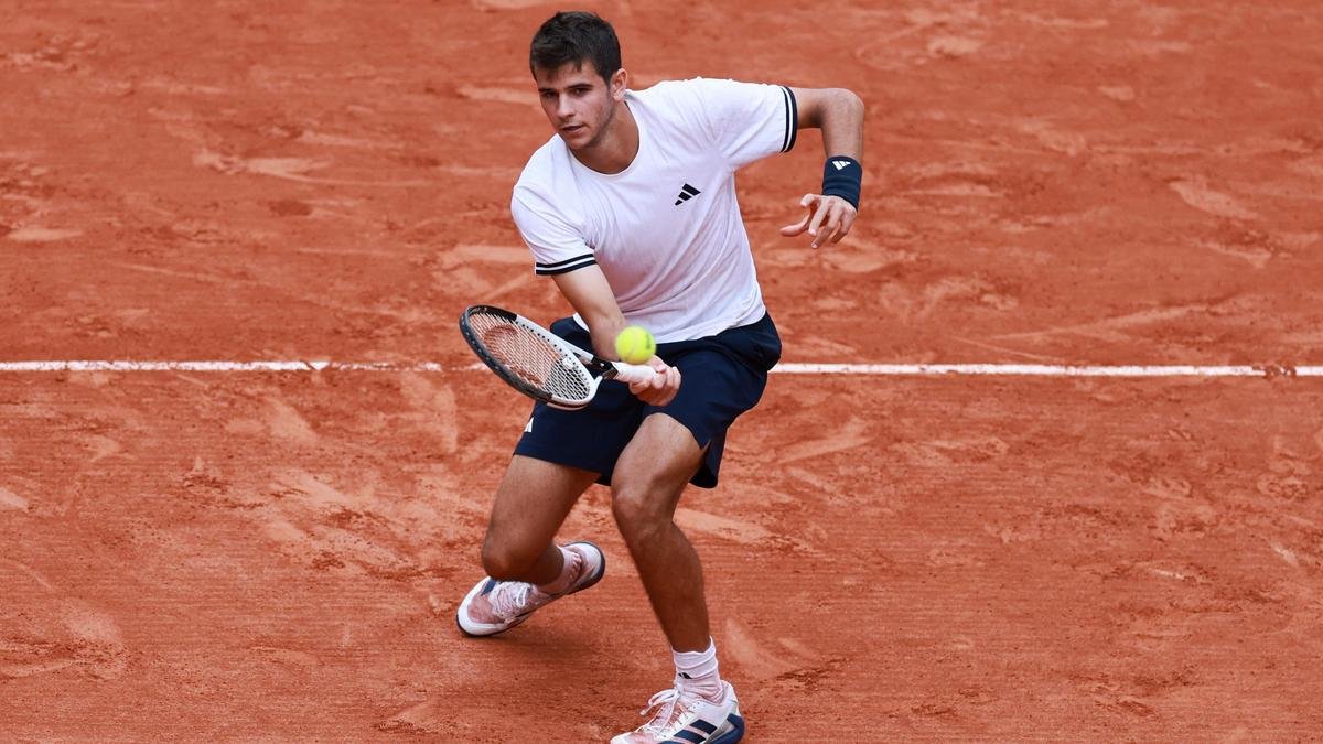 French Open 2026: Teenager Jodar stages scintillating comeback win over Carreno Busta