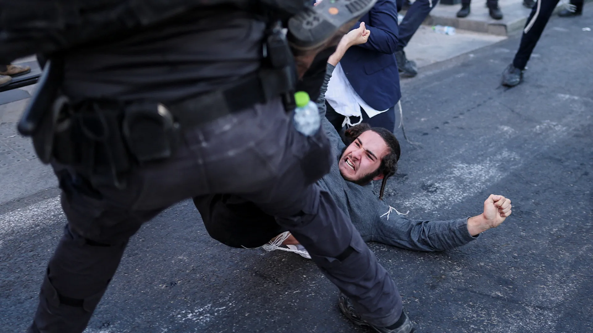 Ultra-Orthodox protesters clash with Israeli police over army draft | Protests | ACTPnews