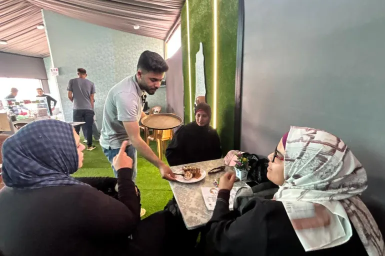 An ice cream parlour survives Gaza’s genocide and gives seven students hope | Gaza News | ACTPnews