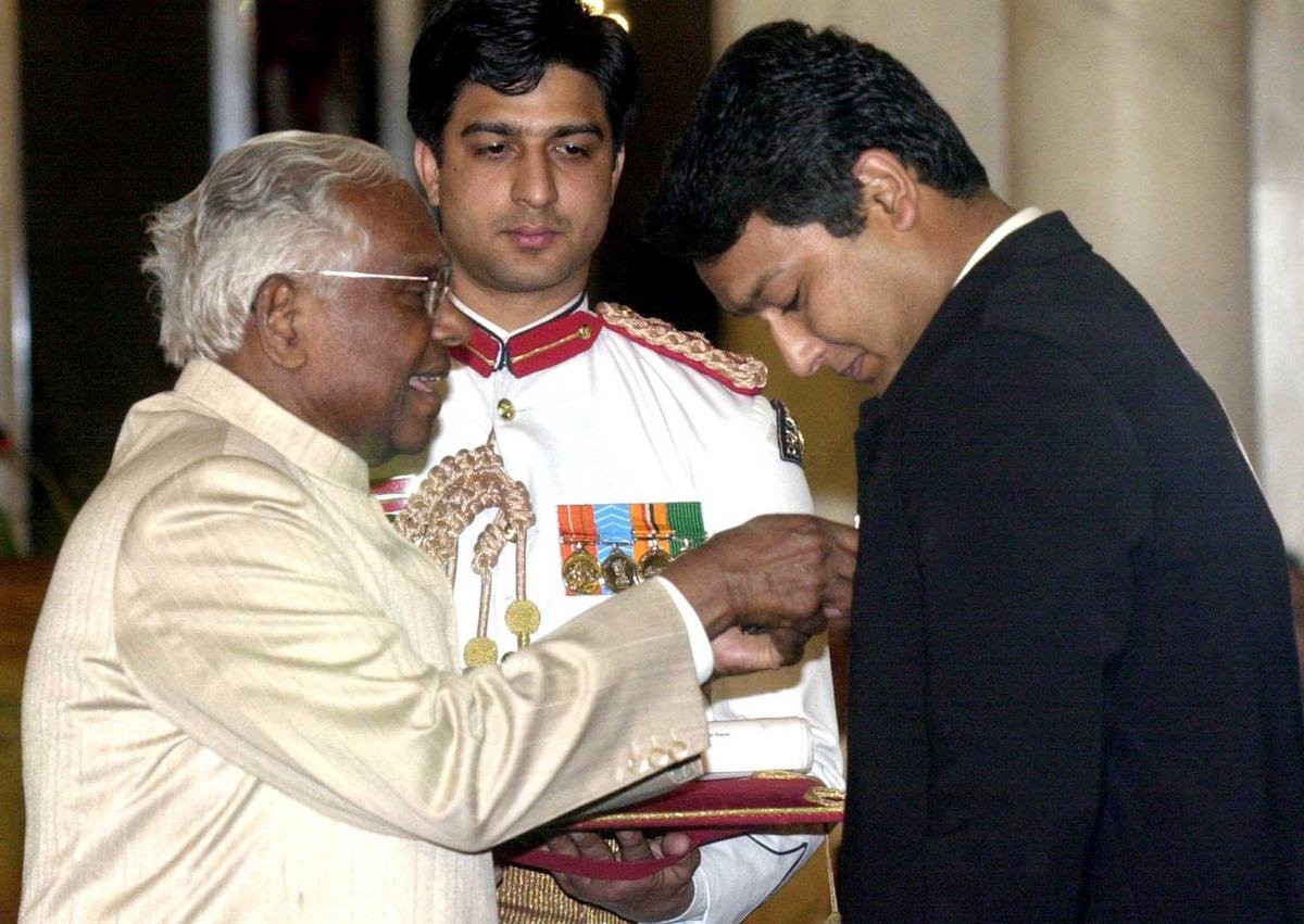 Then President K R Narayanan confers the Padma Shri award upon Jaspal Rana during the investiture ceremony at the Rashtrapati Bhavan in New Delhi in this file photo dated Wednesday, March 27, 2002.