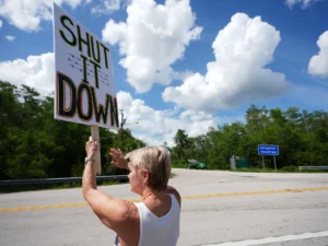 US transfers immigrants out of Florida Alligator Alcatraz detention centre | Migration News | ACTPnews