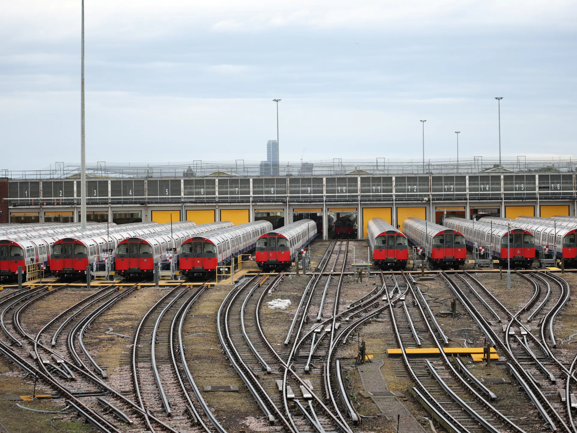 Two trains collide near Bedford, north of London | Transport News