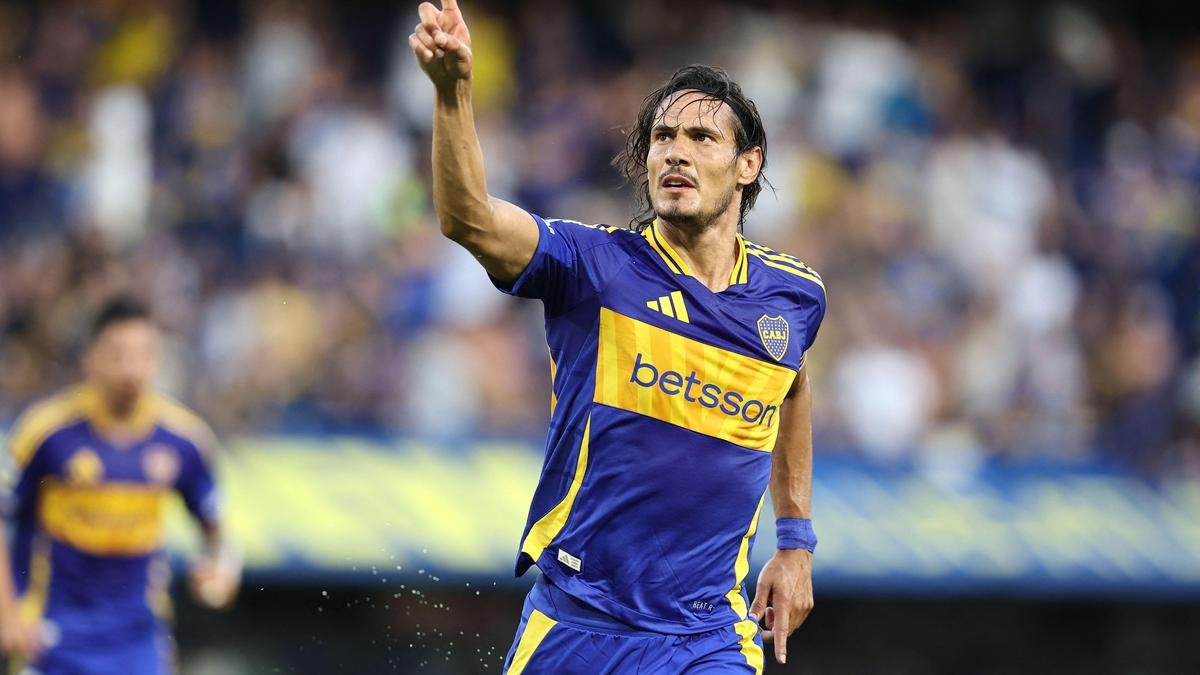 Former PSG and Manchester United striker Cavani leaves Boca