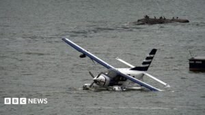 Eight rescued from seaplane that landed in Manhattan’s East River | ACTPnews