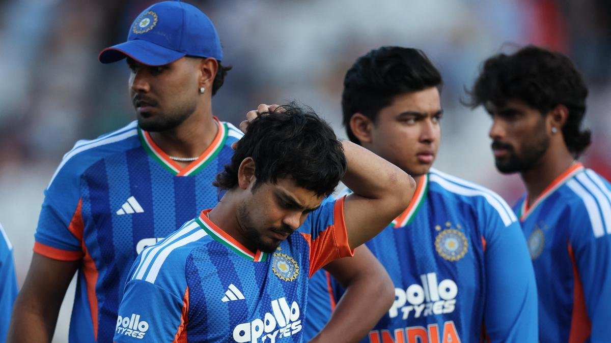 ENG vs IND, 4th T20I Live Score: Shreyas, Dube steady ship