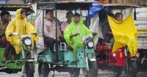 Monsoon mayhem: 21 dead in Surat; waterlogging disrupts normal life | India News | ACTPnews