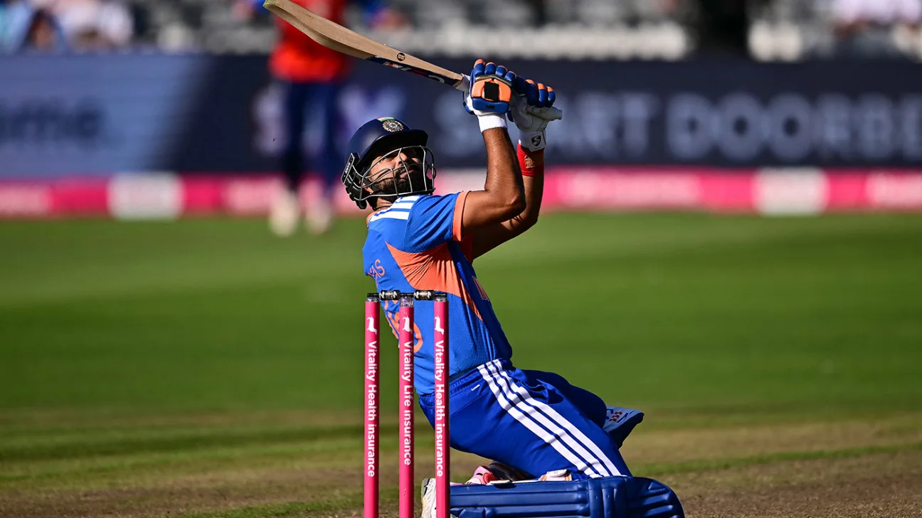 Start of fifth T20I delayed by 30 minutes as Indian team gets stuck in traffic