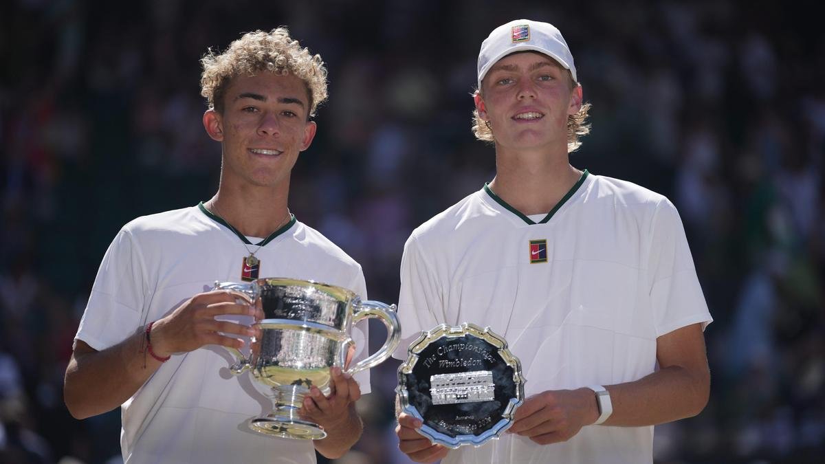 Wimbledon 2026: Qualifier Jordan Lee wins juniors title