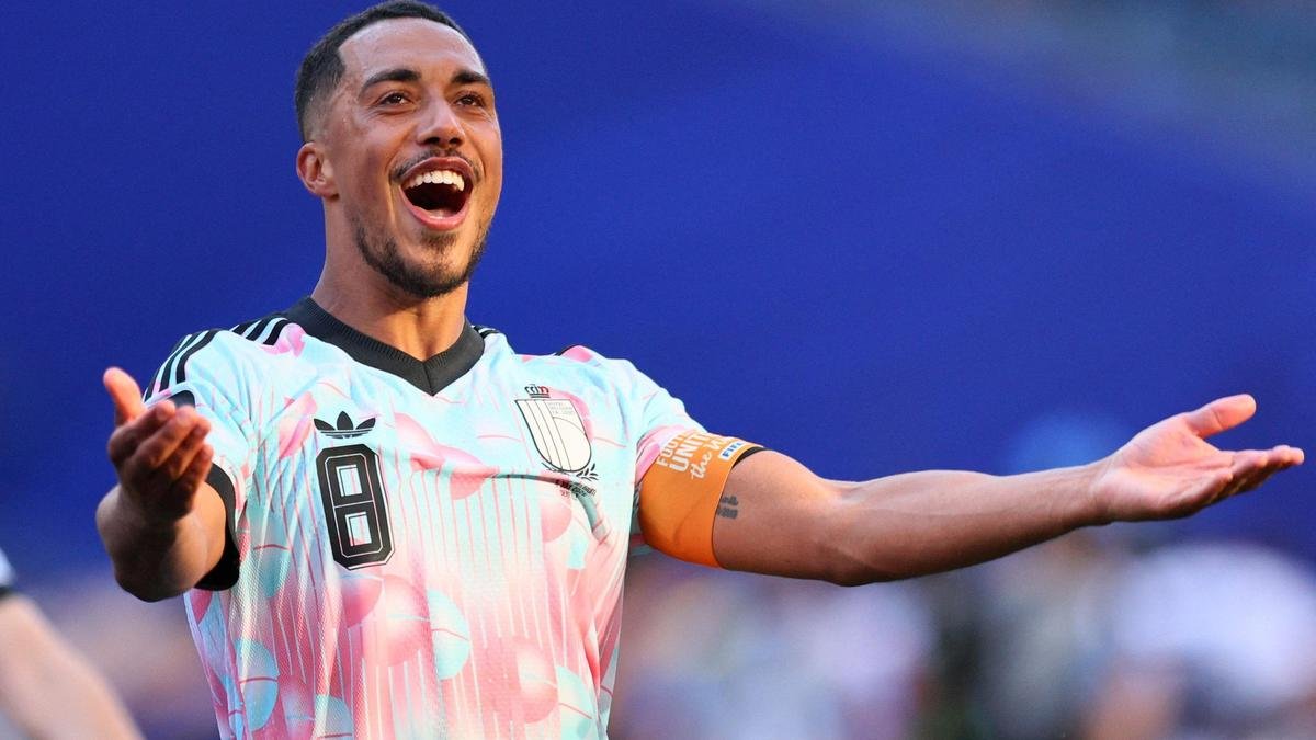 Manchester United confirms Tielemans signing