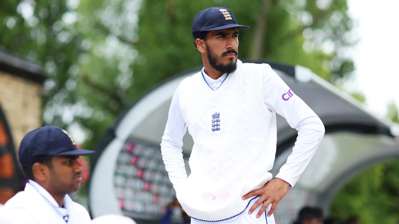 Rothesay County Championship - Hamza Shaikh rejects Warwickshire contract to join Leicestershire