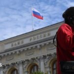 Russians turn to cash putting more strain on slowing wartime economy | ACTPnews
