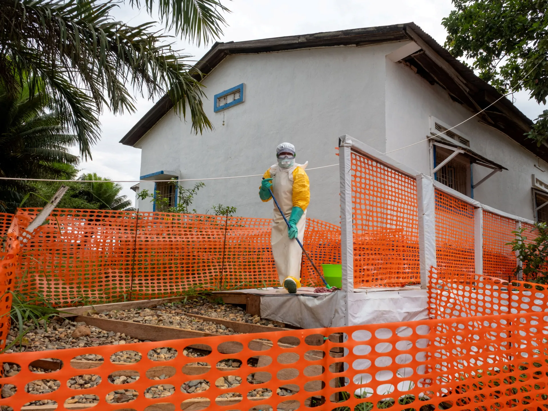 Ebola deaths in DRC surge past 1,300 as virus ‘spreading like a wildfire’ | Ebola News | ACTPnews