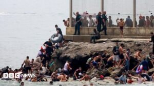 Hundreds of migrants swim from Morocco to Spanish enclave of Ceuta | ACTPnews
