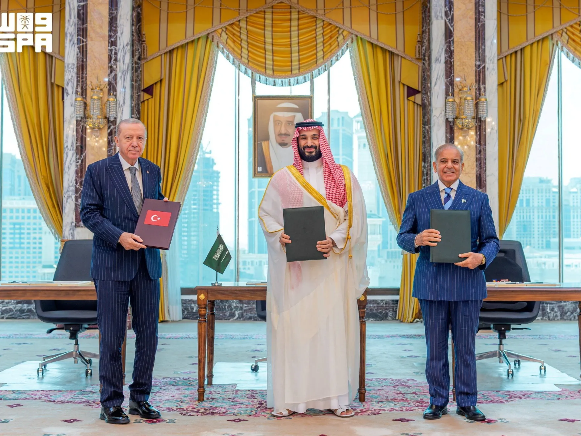 What are the challenges facing the Mecca agreement? | Military News