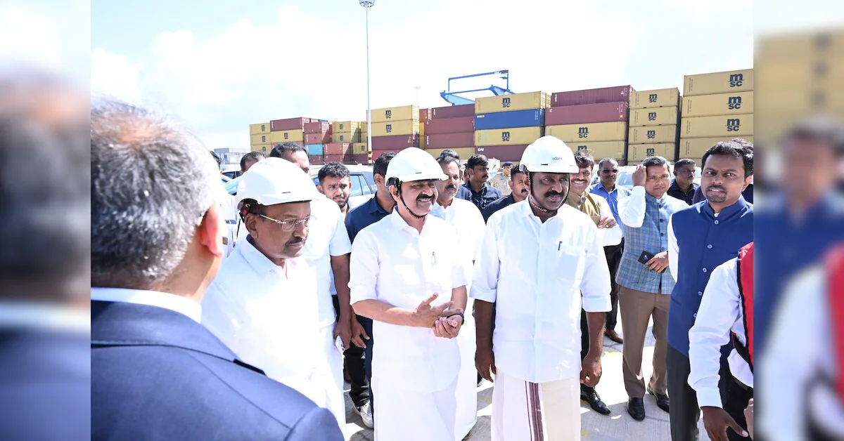 Keralam CM flags off containers at Vizhinjam port as Exim operations begin | India News | ACTPnews