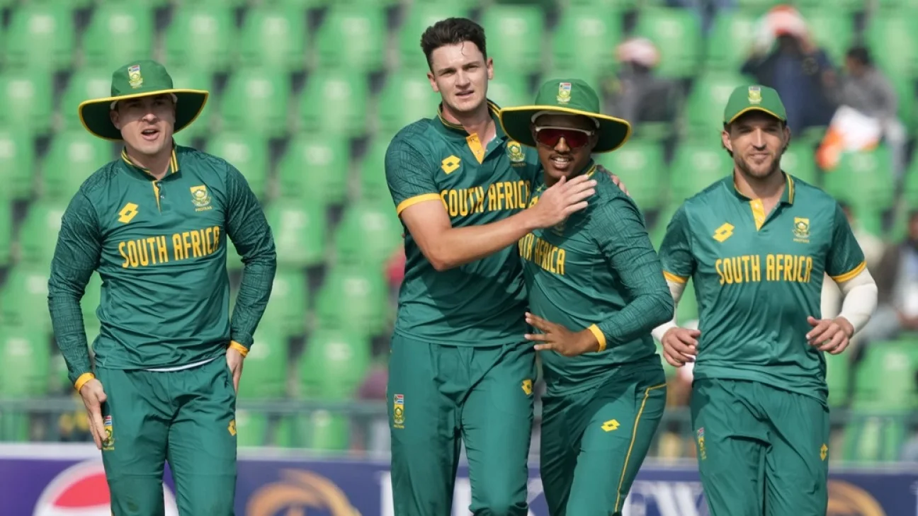 SA vs Zim - Zimbabwe bat Eathan Bosch makes his T20I debut for South Africa
