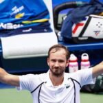 WATCH: Medvedev interrupted by birds during win over Gorzny | ACTPnews