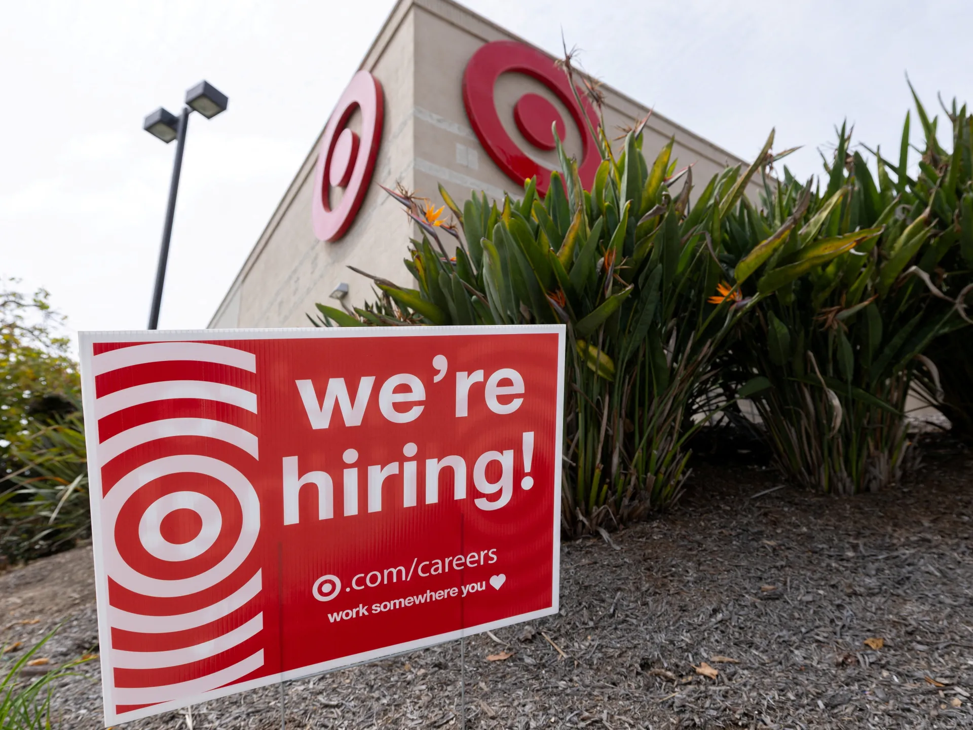 US adds 162,000 jobs in August, raising Fed rate cut expectations | Business and Economy News