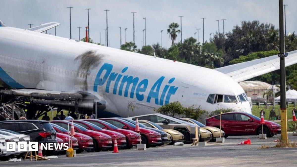 Five killed in Miami plane crash landing were in two vehicles, investigators say | ACTPnews