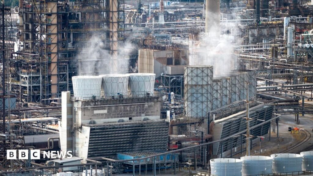 Oil hits $100 a barrel for first time since July after US and Houthi strikes | ACTPnews