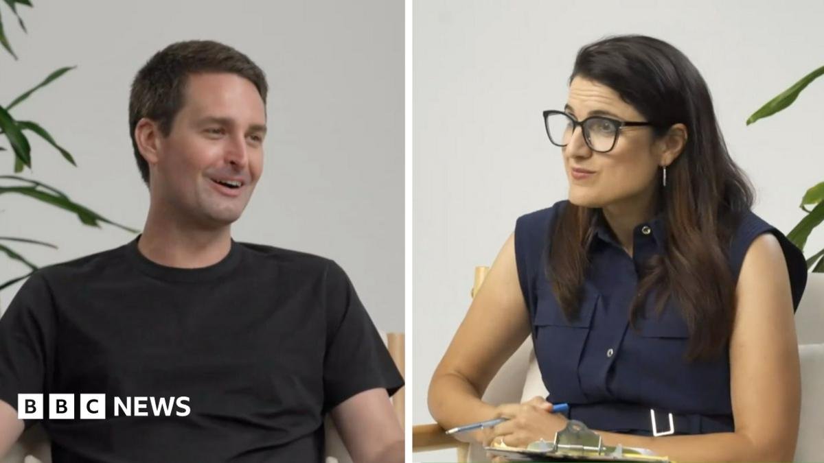 Evan Spiegel, a man with short hair, wears the glasses. They are a bit like goggles mixed with large aviator sunglasses.