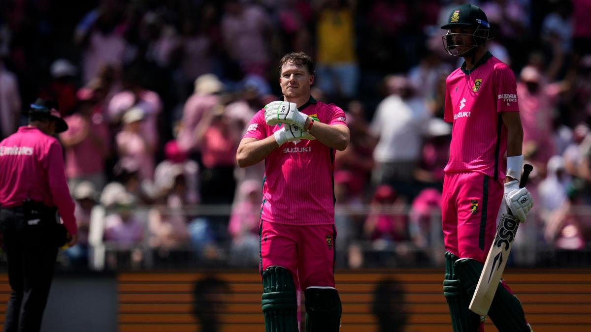 South Africa vs Australia, 2nd ODI LIVE score: Markram removes Head for 84 as Aussies lose three in chase of 366