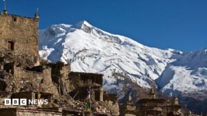 Nepal: Two bodies found after avalanche hits Himalayan base camp | ACTPnews