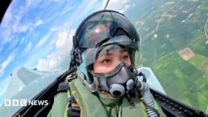 Thai Queen makes first solo flight in fighter jet | ACTPnews