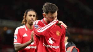 Manchester United held by ten-man Tottenham as woes for both continue | Football | ACTPnews